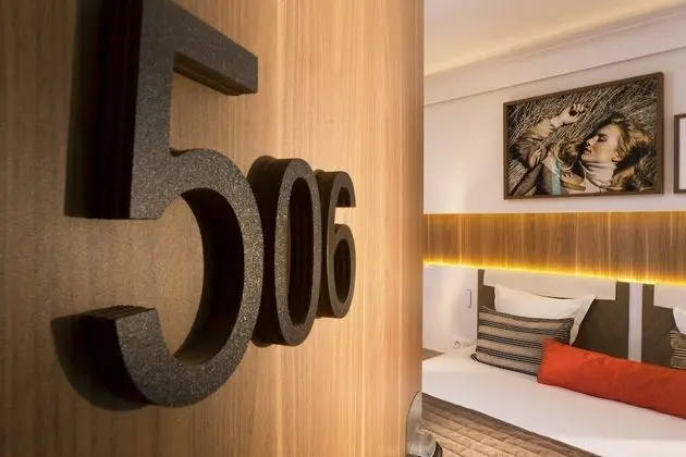Elegance Room