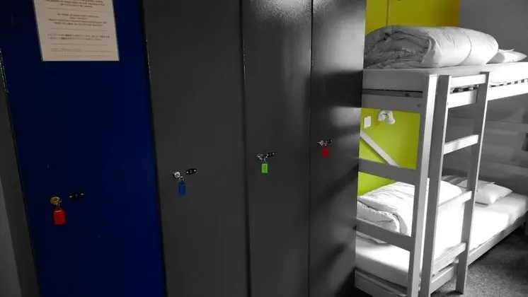 Basic Ortak Ranzalı Oda, Ortak Banyo