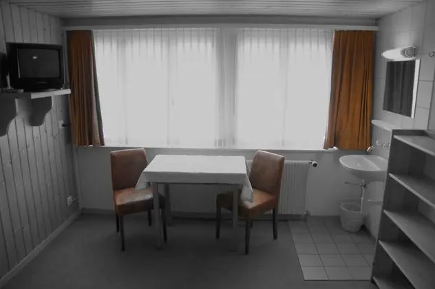 Tek Büyük Yataklı Oda, Ortak Banyo