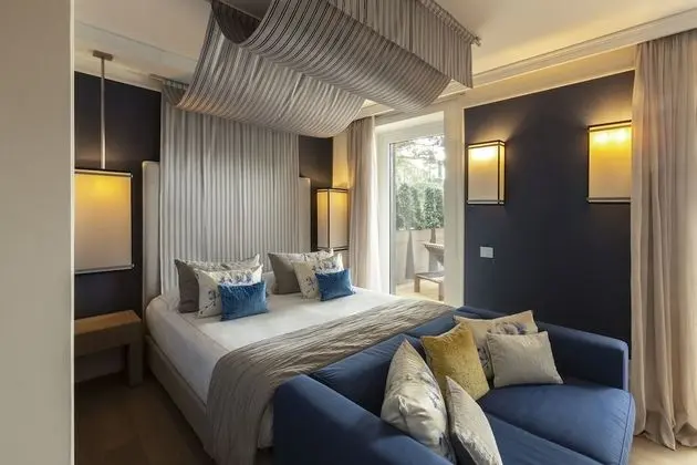 Deluxe Tek Büyük Yataklı Oda