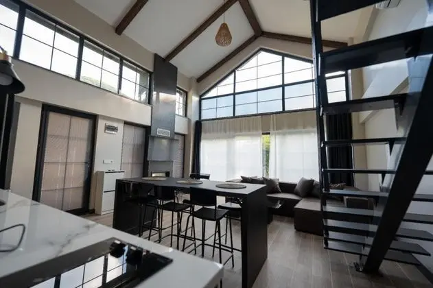 Villa 3+1 Oda, Orman veya Havuz Manzaralı, Jakuzili ve Özel Bahçeli