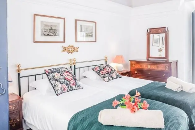 Traditional İki Ayrı Yataklı Oda