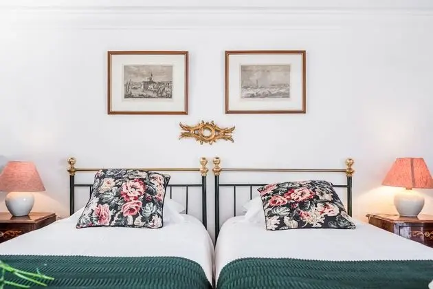 Traditional İki Ayrı Yataklı Oda