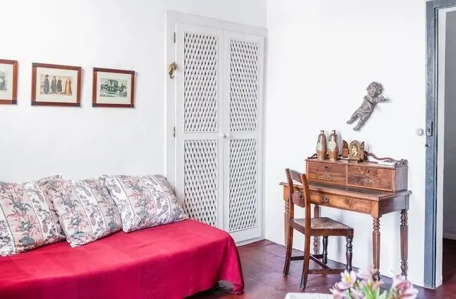 Traditional Tek Büyük Yataklı Oda