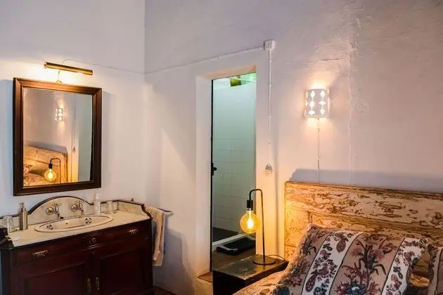 Traditional Tek Büyük Yataklı Oda