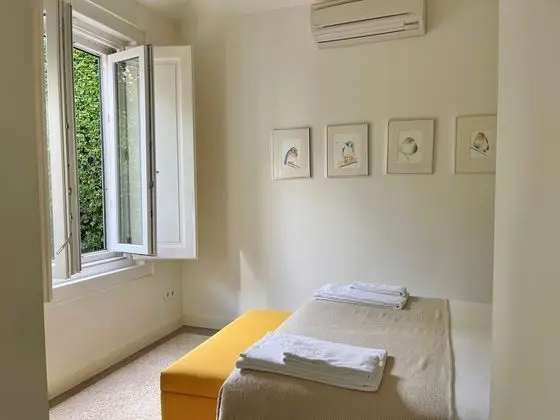 Traditional Tek Büyük Yataklı Oda