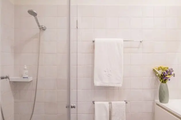 Traditional Tek Büyük Yataklı Oda