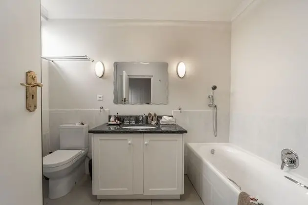 Luxury Tek Büyük Yataklı Oda