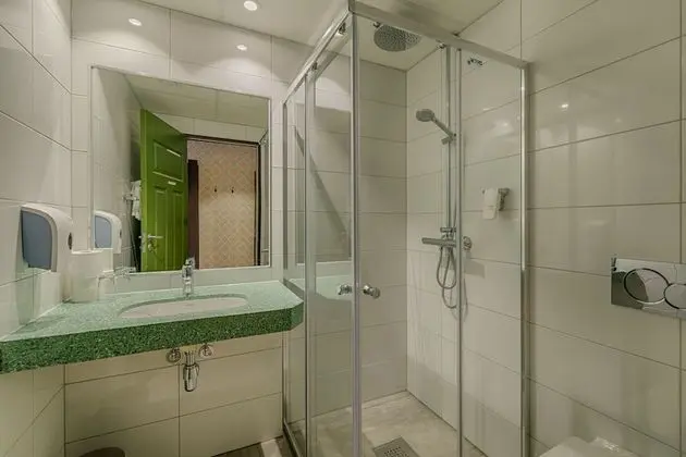 Tek Büyük Yataklı Oda, Balkon