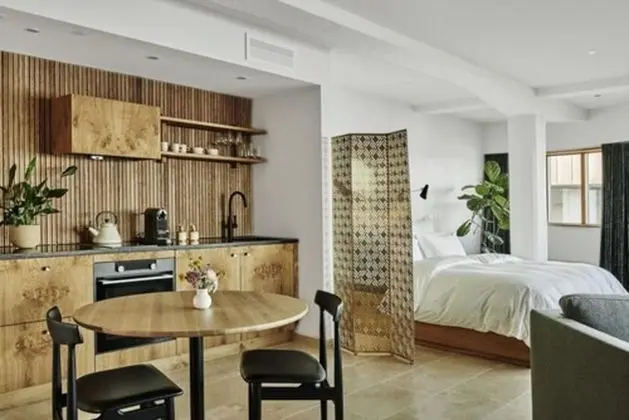 Superior Süit, Sigara İçilmez