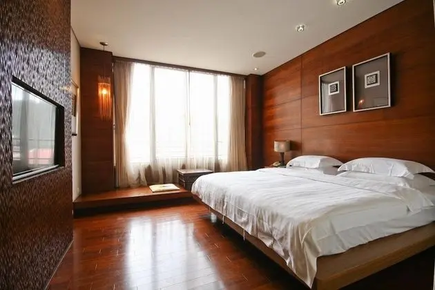 Deluxe Tek Büyük Yataklı Oda