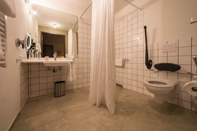 Comfort Tek Büyük Yataklı Oda