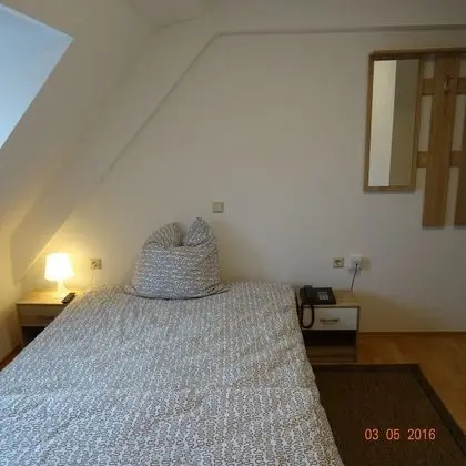 Tek Kişilik Oda, Sigara İçilmez