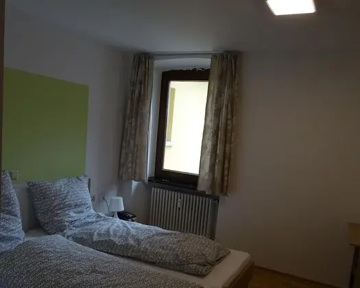 Tek Kişilik Oda, Sigara İçilmez