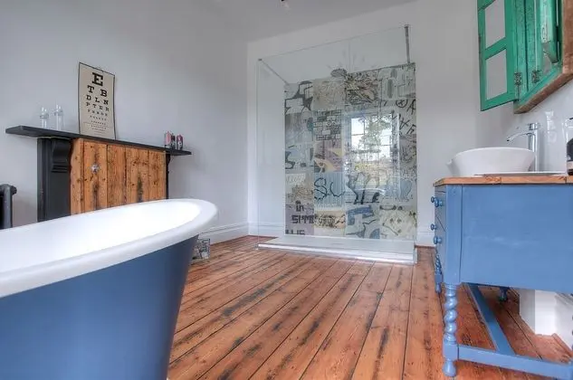 Luxury Tek Büyük Yataklı Oda, 1 En Büyük (King) Boy Yatak, Küvet, Tepe Manzaralı (Cedar)