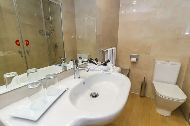 Standard Tek Büyük Yataklı Oda