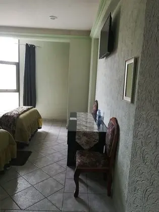 Tek Büyük Yataklı Oda, 2 Çift Kişilik Yatak