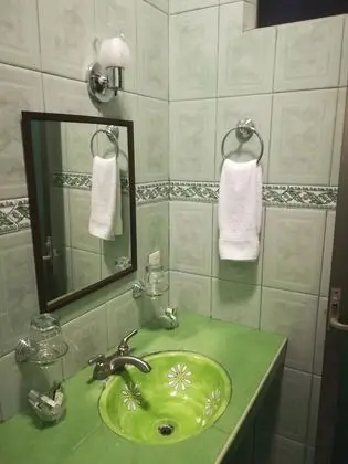 Tek Büyük Yataklı Oda, 2 Çift Kişilik Yatak