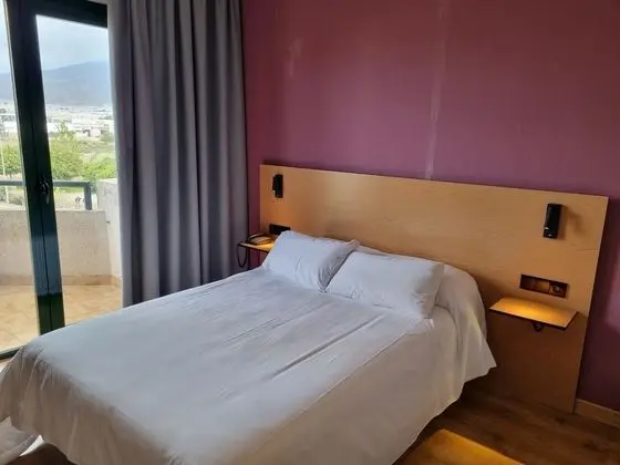 Premium Tek Büyük Yataklı Oda