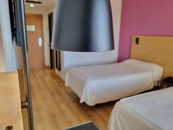Premium Tek Büyük Yataklı Oda