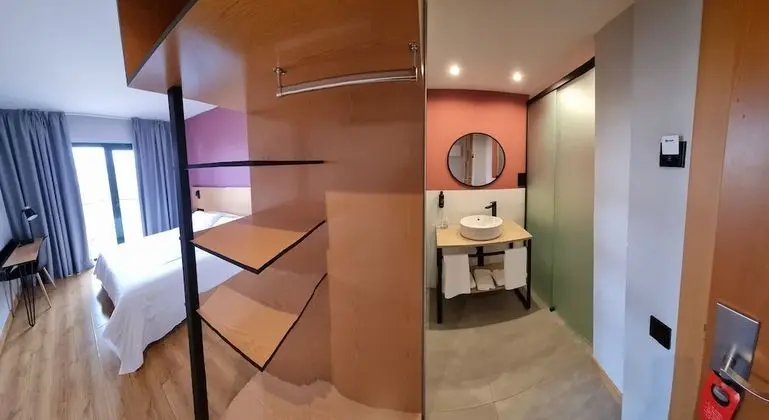 Premium Tek Büyük Yataklı Oda