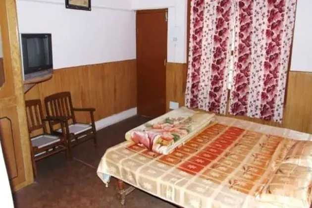 Üç Kişilik Oda