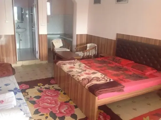 Üç Kişilik Oda