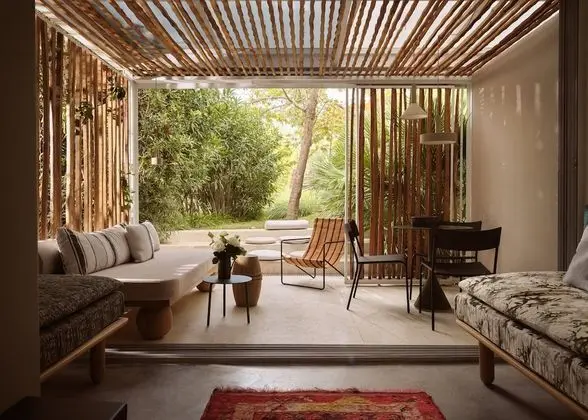 Studio Suite, Garden Area