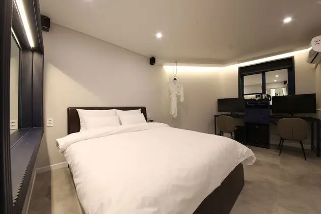 Deluxe Tek Büyük Yataklı Oda
