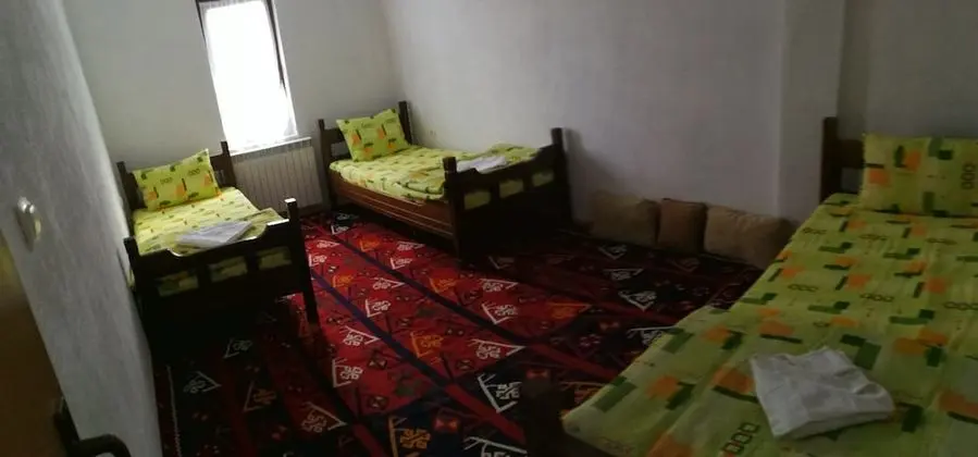 Üç Kişilik Oda
