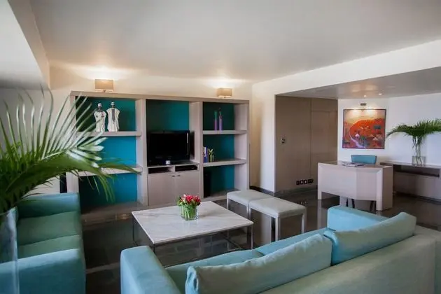 Diplomatic Suite