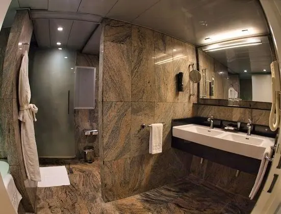 Diplomatic Suite