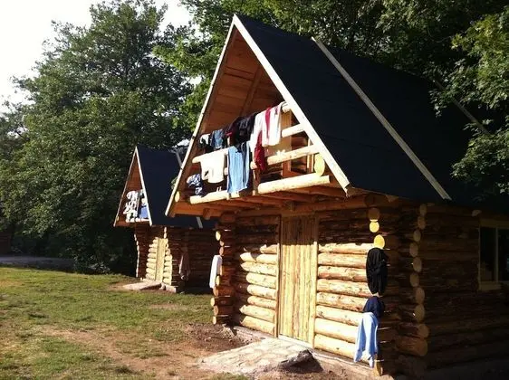 Brvnara (wooden house)