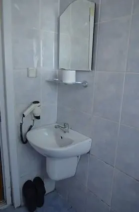 İki Ayrı Yataklı Oda, 1 Çift Kişilik Yatak