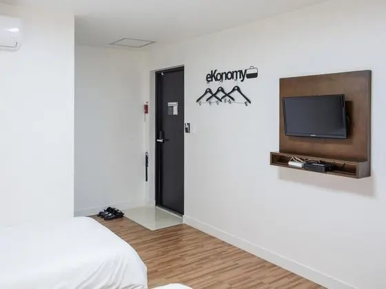 Basic Üç Kişilik Oda, Özel Banyo