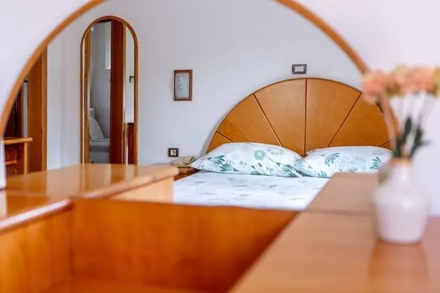 Traditional Üç Kişilik Oda