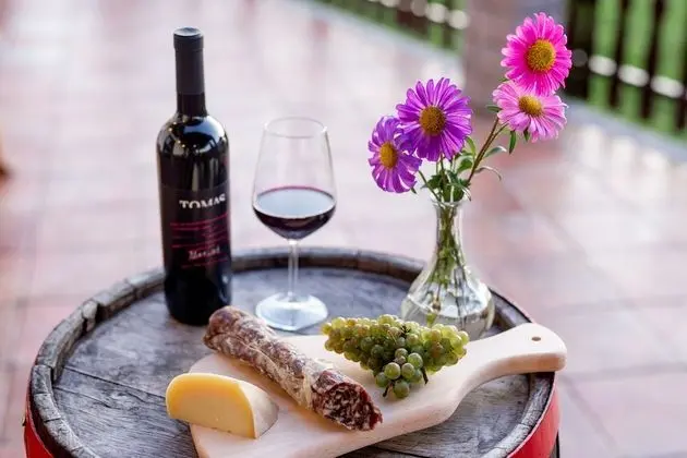 Traditional Üç Kişilik Oda