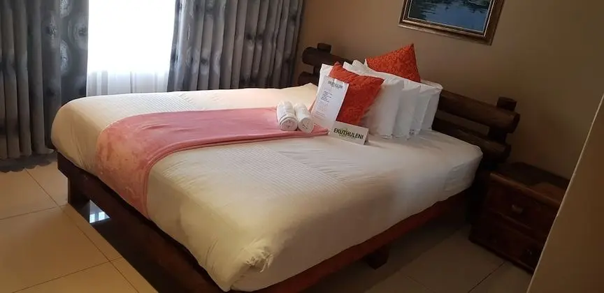 Luxury Tek Büyük Yataklı Oda