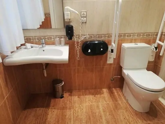 Basic Tek Büyük Yataklı Oda