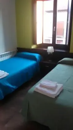 İki Ayrı Yataklı Oda, Ortak Banyo (Neila)