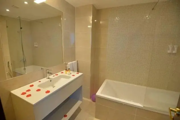 Deluxe Tek Büyük veya İki Ayrı Yataklı Oda