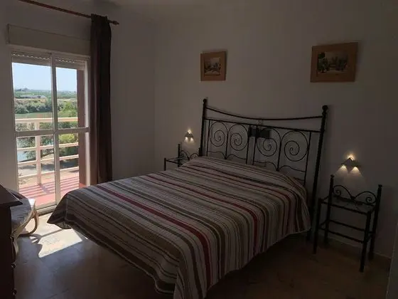 Tek Büyük Yataklı Oda, 1 Çift Kişilik Yatak