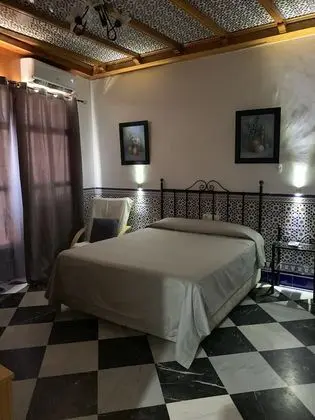 Tek Büyük Yataklı Oda, 1 Çift Kişilik Yatak