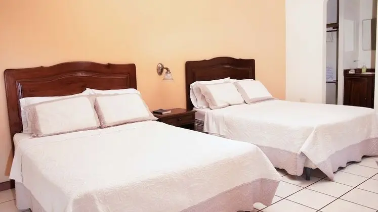 Basic Tek Büyük Yataklı Oda