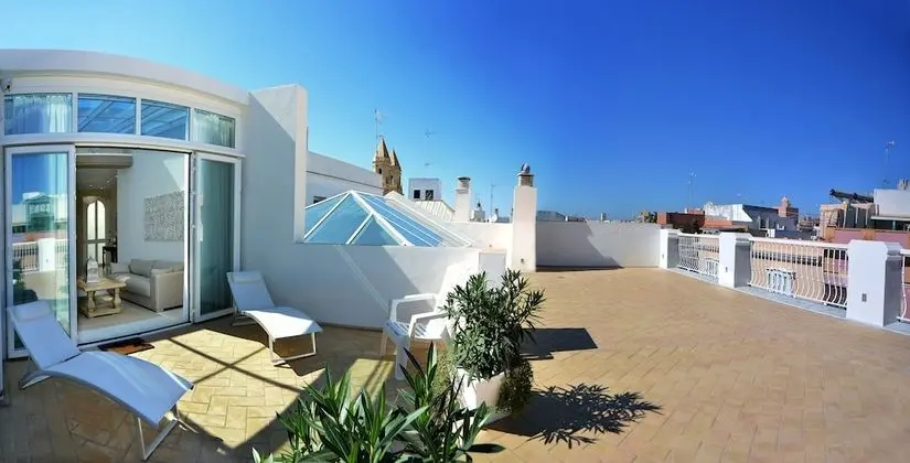 Çatı Katı Süiti (Penthouse)