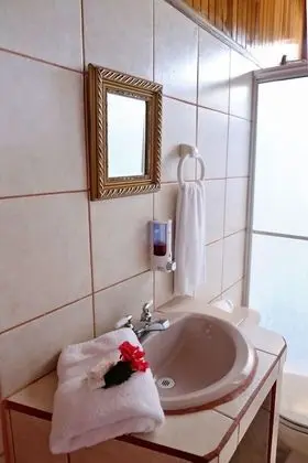 Üç Kişilik Oda