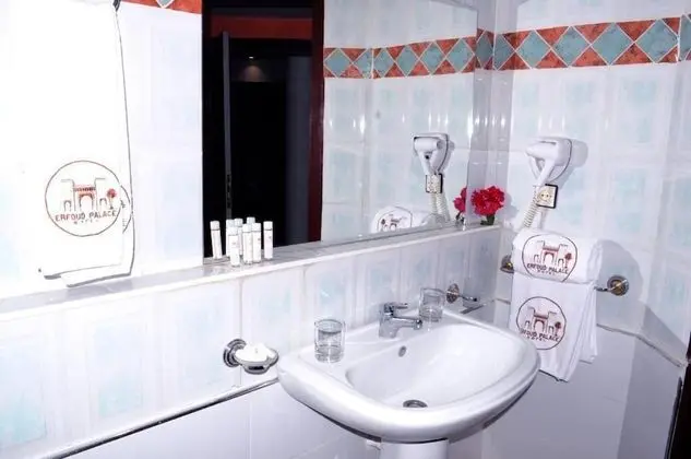 İki Ayrı Yataklı Oda, 2 Tek Kişilik Yatak