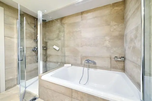 Design Tek Büyük Yataklı Oda (Beatles)