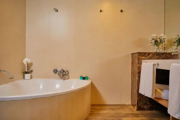 Superior Süit, Teras