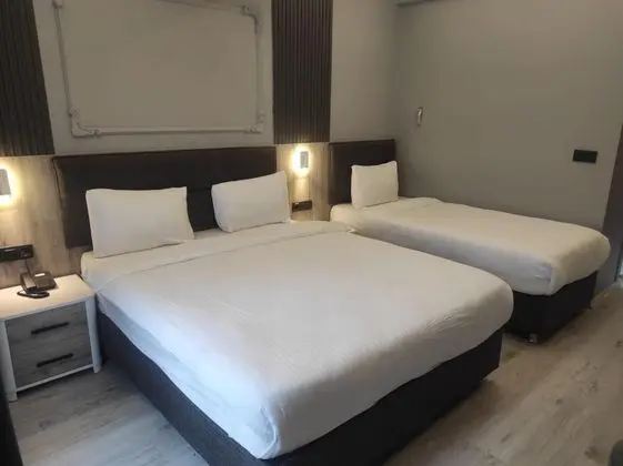 https://images.odamax.com/img/1024x768/odamax/image/upload/El_Baboos_Hotel_202410161112136_WhatsApp_Image_2024_10_16_at_11_11_15.jpeg